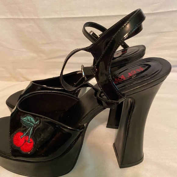 Hot Topic Cherry shoes size 10 - Picture 4 of 15
